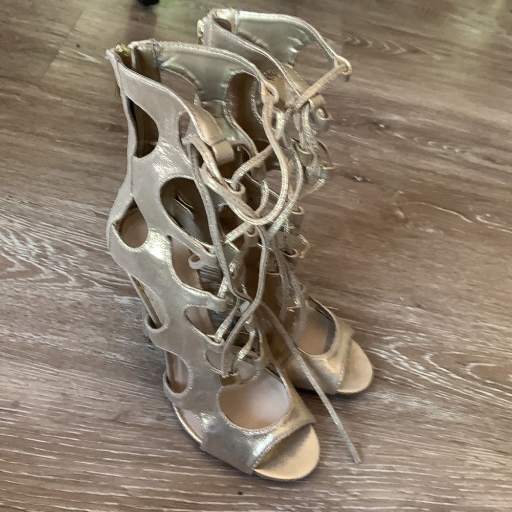 SOLD !!Breckelles gold strapped heels size 7 - Picture 2 of 16